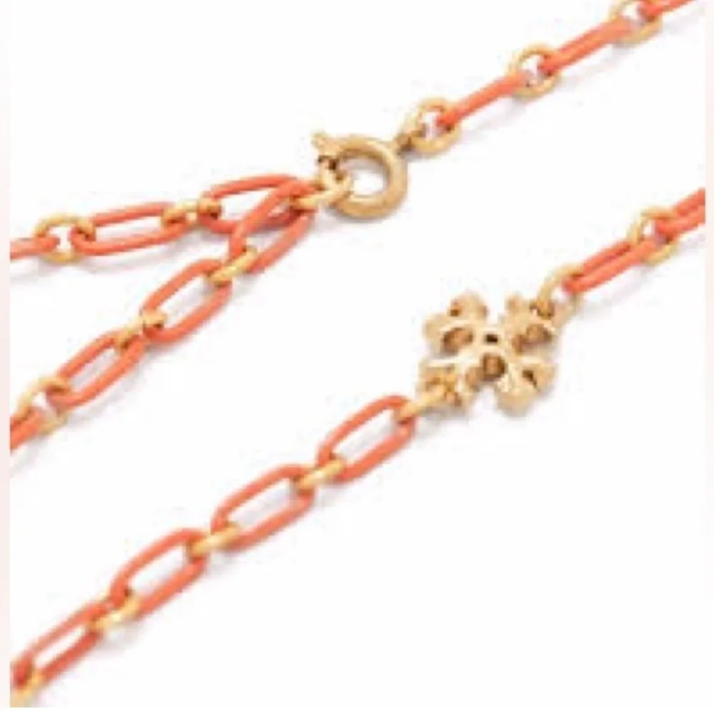 🆕 NWT Tory Burch Roxanne 18K-Gold-Plated & Coral Acrylic Logo Chain Necklace